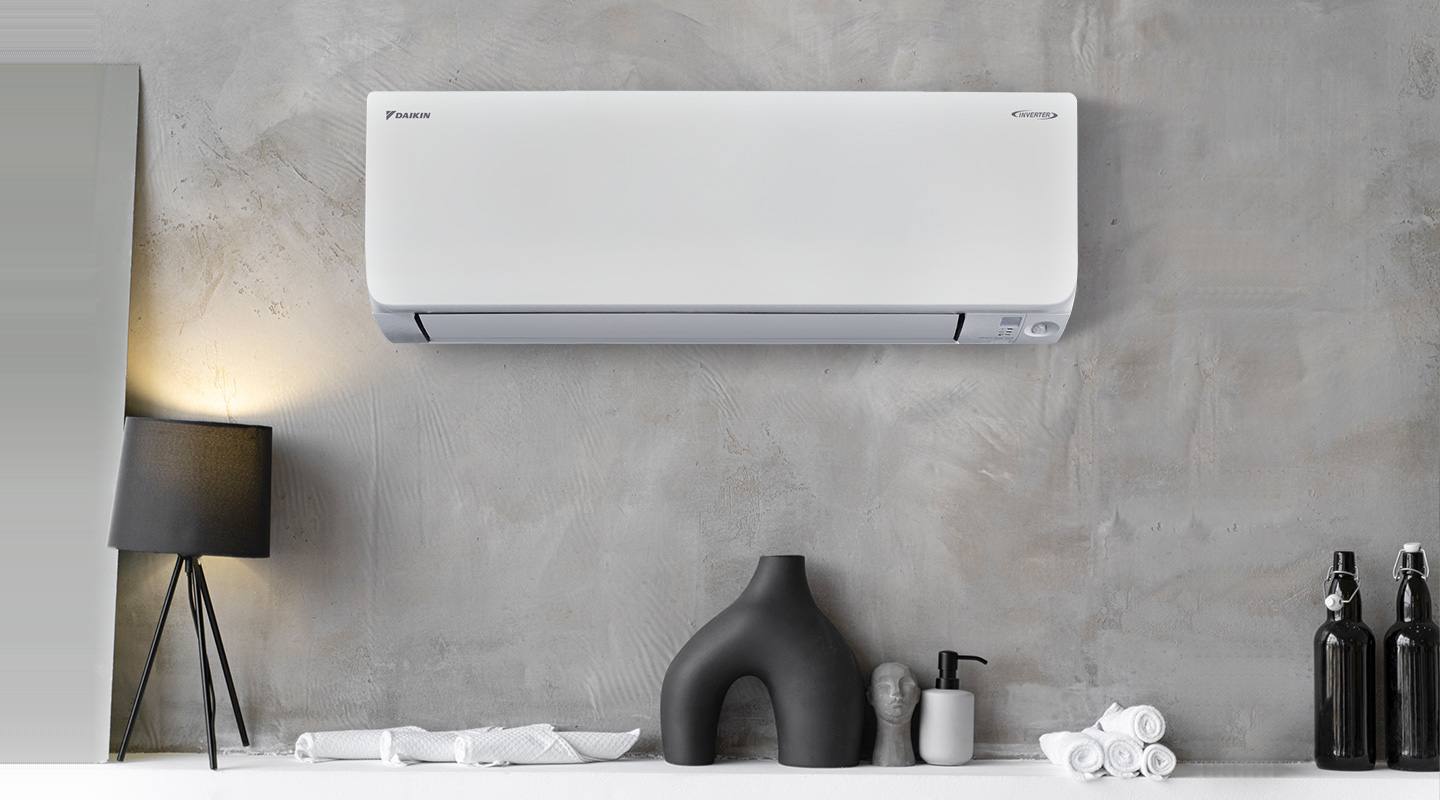 Aircond Daikin Daikin FTKM Inverter dipasang di rumah Malaysia